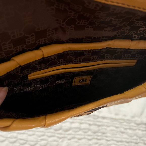 Banana republic clutch - Picture 3 of 3